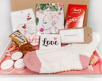 Gift Idea For Women / Best Free Womens Gift Ideas Best Birthday Gifts For Her 2016 Gift Ideas For Yo Birthday Present Ideas For Women Best Christmas Gifts Cute Gifts For Friends - There are so many women in your life: