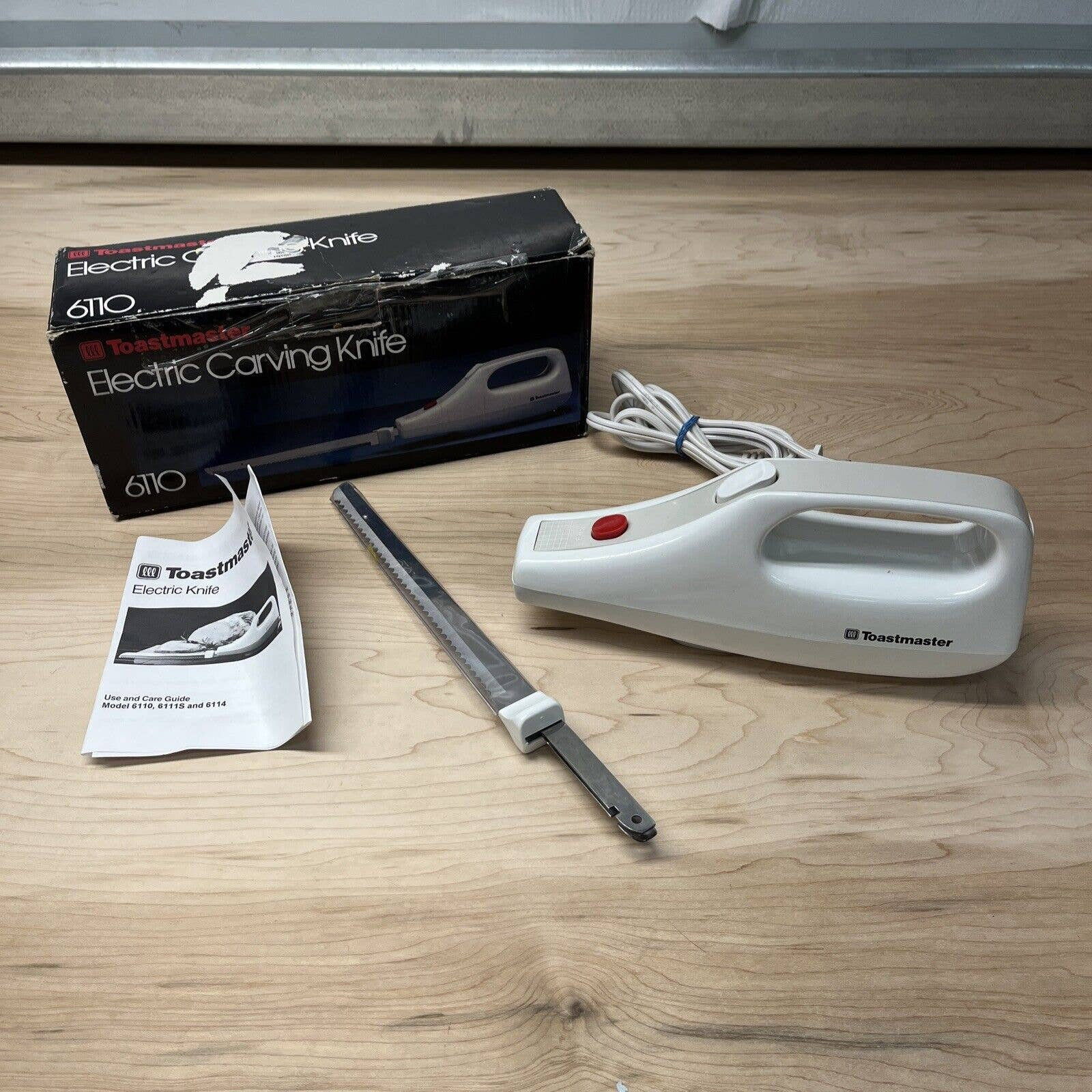 Electric Carving Knife Toastmaster Stainless Slicing Blades White Model