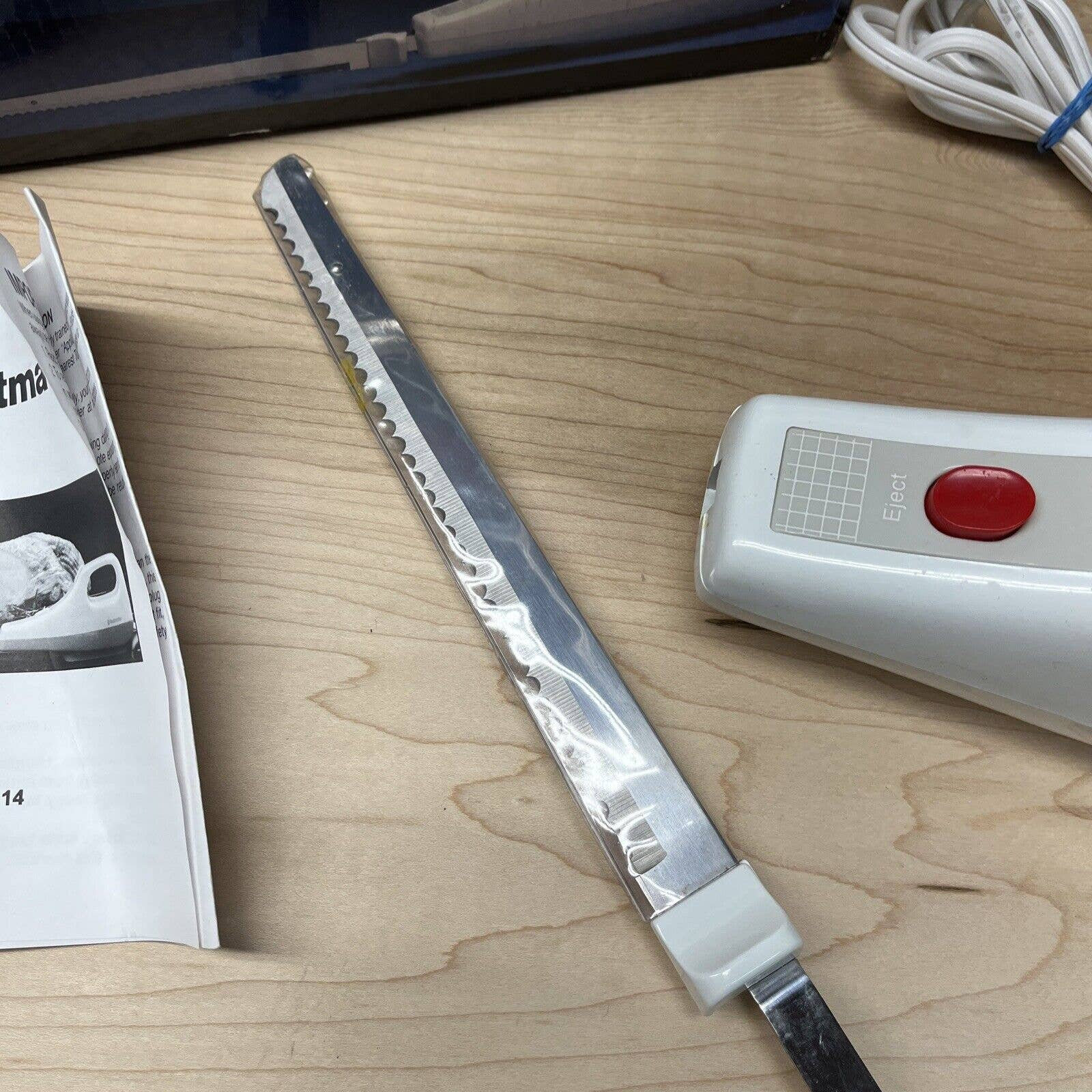 Electric Carving Knife Toastmaster Stainless Slicing Blades White Model