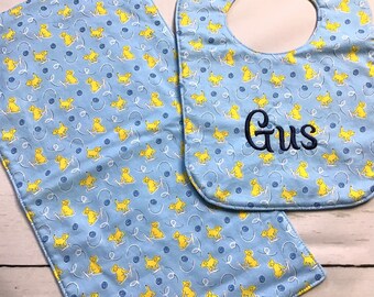 Personalized Baby Boy Bib and Burp Cloth Set, Puppy Print Bib and Burp Cloth, Machine Embroidered Bib and Burp Cloth, Customized Bib