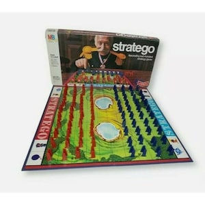 Vintage Stratego Strategy Board Game 100% Complete 1975 Milton Bradley