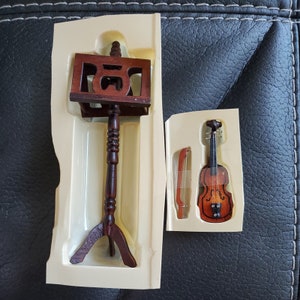 VTG Assumed Bombay Mini Dollhouse Solid Wood Violin Bow Sheet Stand Handmade