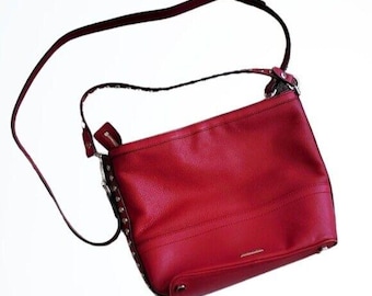 Bolso de hombro tipo hobo de dos correas Blythe con tachuelas plateadas y cuero rojo de Rebecca Minkoff