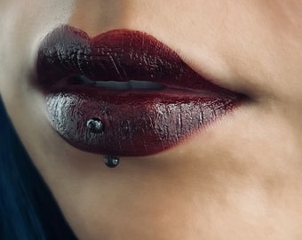 Vampira Semi-Matte Liquid Lipstick