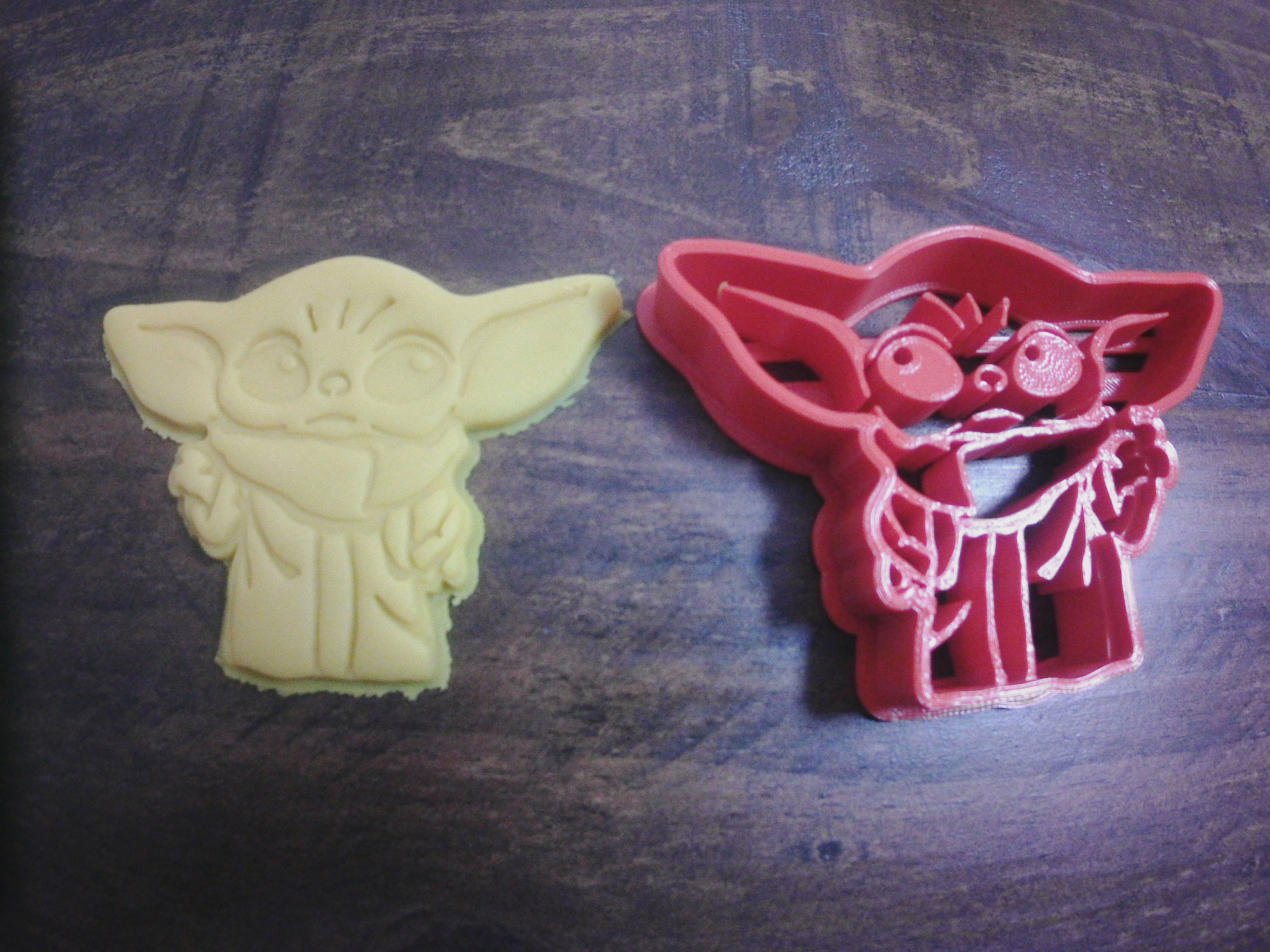 baby-yoda-mandalorian-star-wars-cookie-cutter-grogu-the-child-two