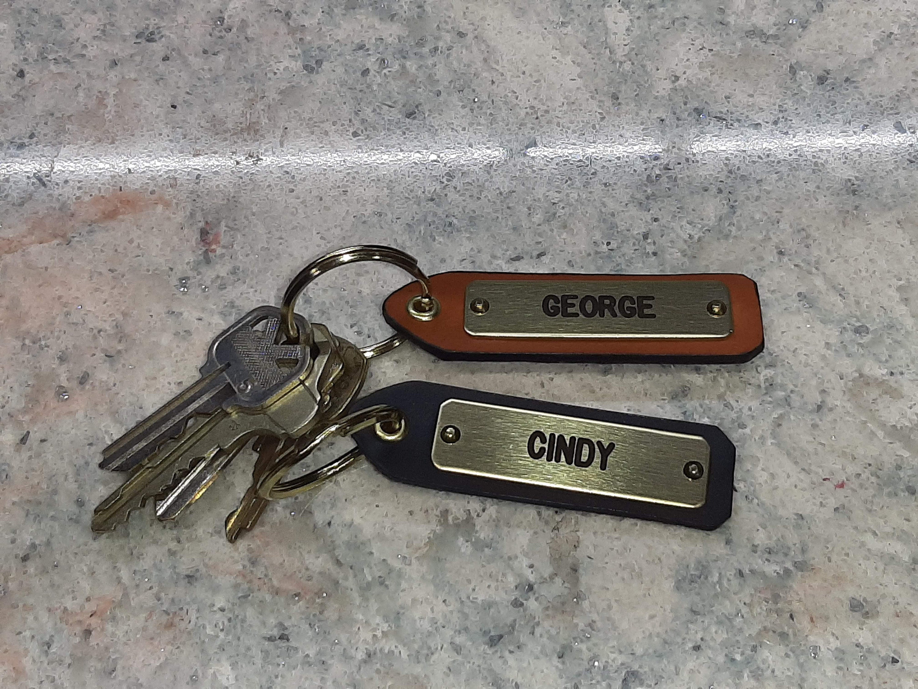 Handmade Leather Keychain ➤ Custom Personalized Key Fob