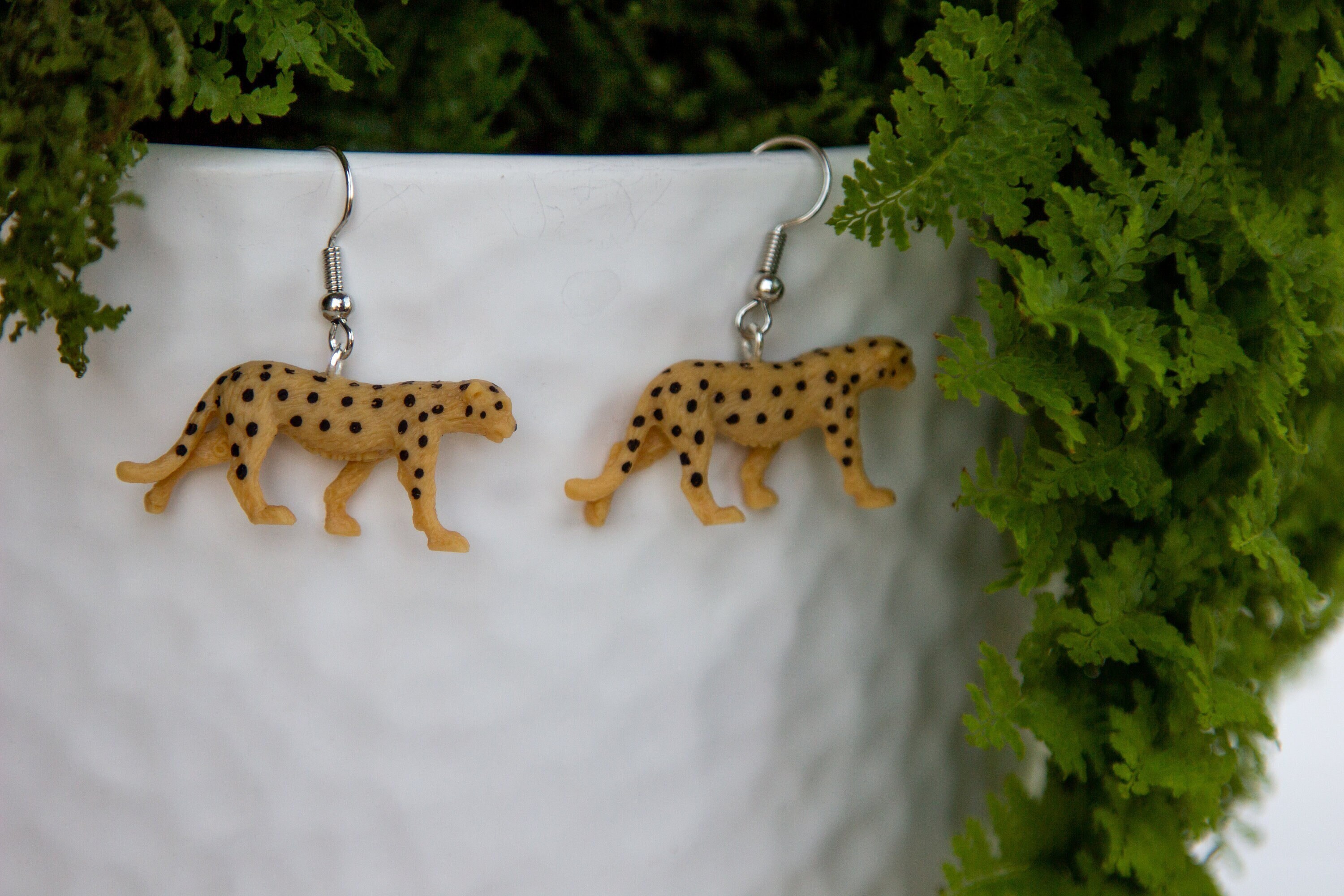 ピアス Brass Rhinestone Cheetah Head Earrings Iosselliani Brass Rhinestone Cheetah Head Earrings - Runway