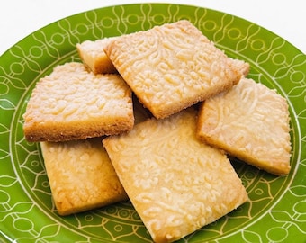 Irish Shortbread - Traditional Authentic Ireland Dessert with Paisley Pattern - Europe / European Biscuits / Cookies
