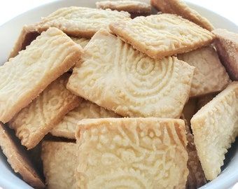 Irish Shortbread - Traditional Authentic Ireland Dessert with Paisley Pattern - Europe / European Biscuits / Cookies