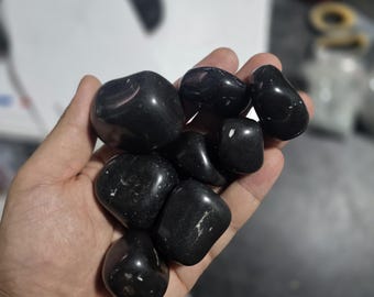 Galets d'agate noire polis, pierres roulées, cristaux de mise à la terre
