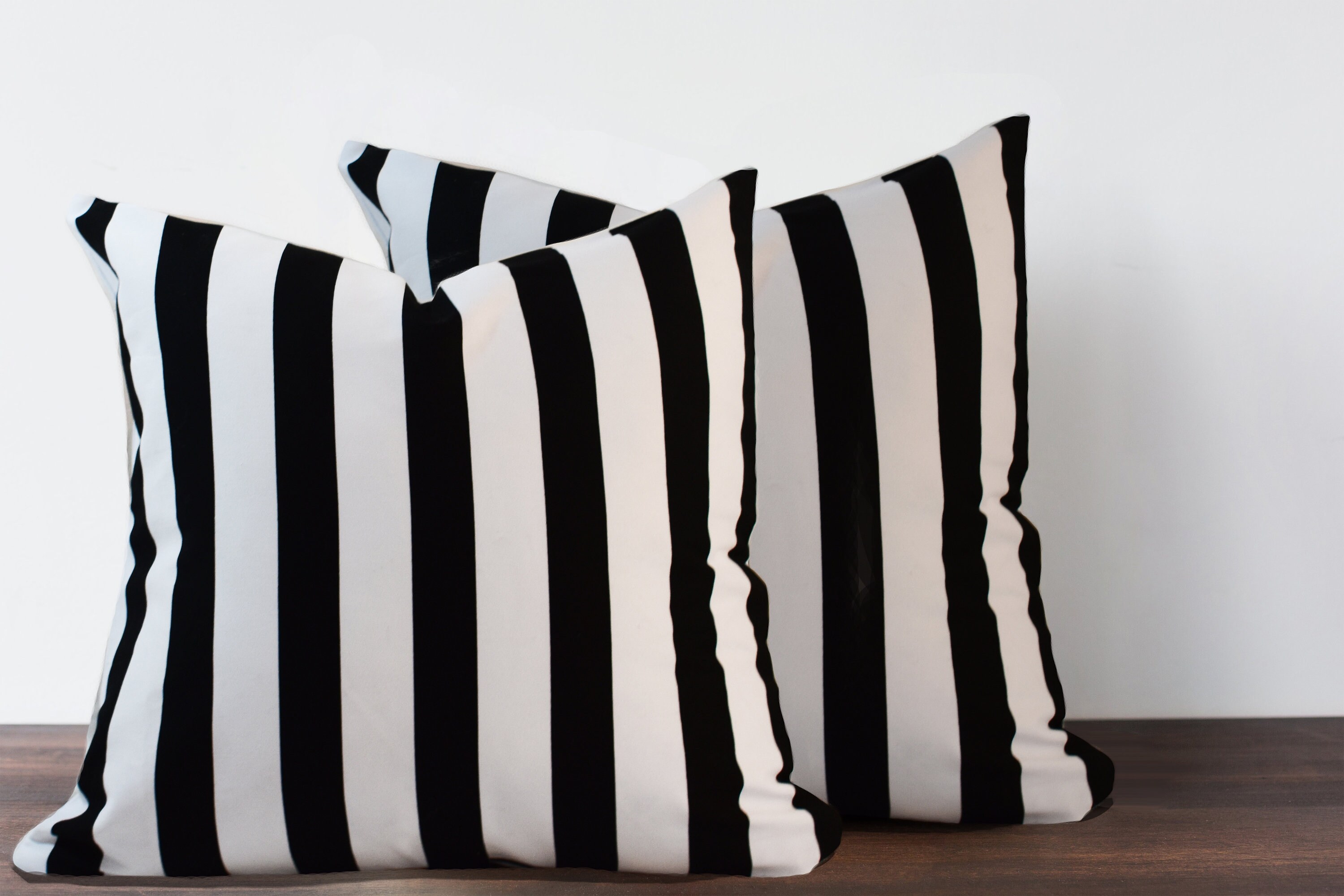 Striped Black and White Classic Cushion Cover Etsy.de