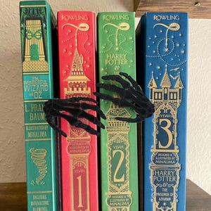 Skeleton Hands Bookshelf Decor Accessory /Spooky Bookish merch/Gift for book lover/Book Nook decoration / Horror Zombie /Bookish Decor