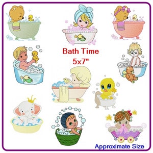 Pode incluir: Um conjunto de 10 desenhos de bordado que representam vários personagens tomando banho. Os desenhos incluem um urso, uma menina, um menino, um bebê, um pato, um elefante e uma menina em uma carruagem. Os desenhos medem 5x7 polegadas. Bath Time 5x7" Approximate Size