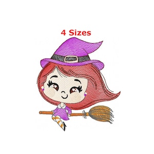 Pode incluir: Uma ilustração de desenho animado de uma bruxa com cabelo ruivo usando um chapéu roxo e montando uma vassoura. A bruxa tem uma expressão feliz no rosto. O texto "4 Sizes" está acima da bruxa.