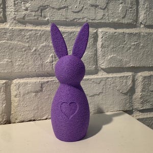 Figura minimalista de conejo de Pascua