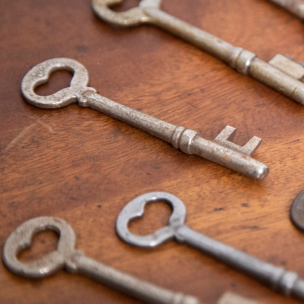 Vintage Skeleton Key - Etsy