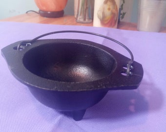 5-6 inch Cast Iron Cauldron