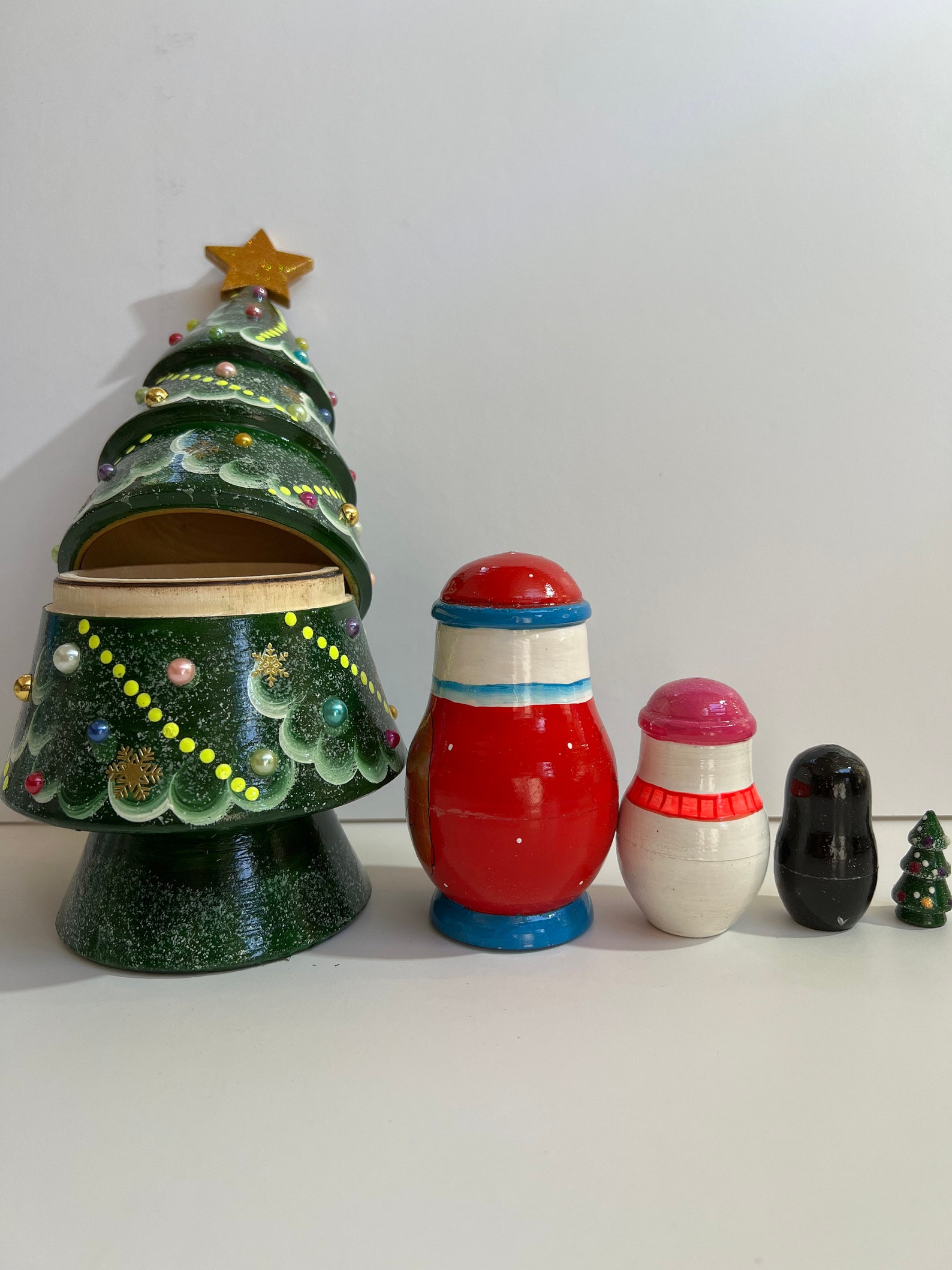 CHRISTMAS TREE 5 PC Nesting Dolls Original Item Featured in Etsy