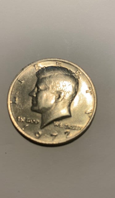 アメリカ⭐︎ケネディHALF DOLLAR  コイン ケネディ ハーフ ドル: アメリカの伝説へのオマージュ