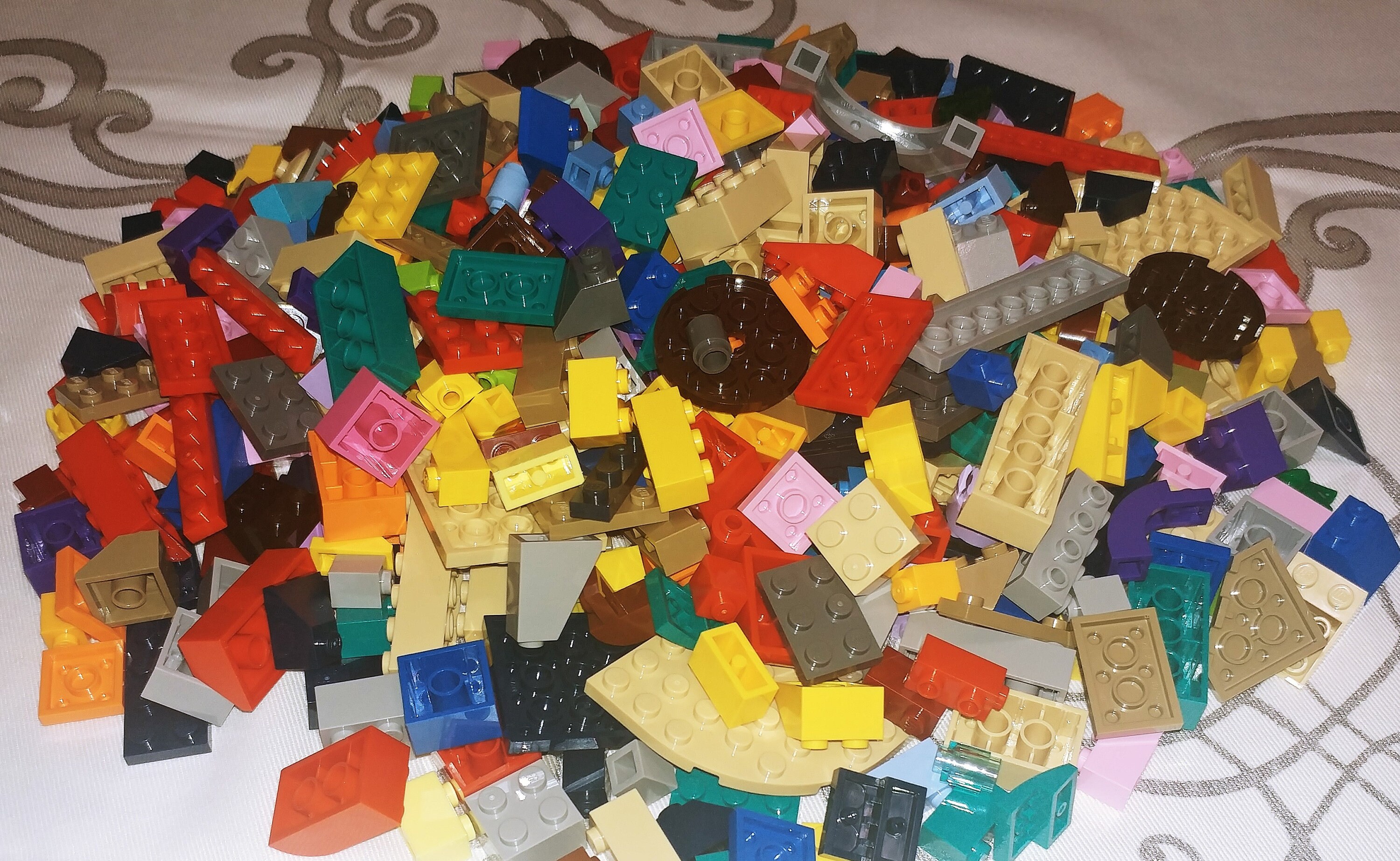 Mixed Color LEGO® Bulk Lot, 100 Parts With Minifigure - Etsy