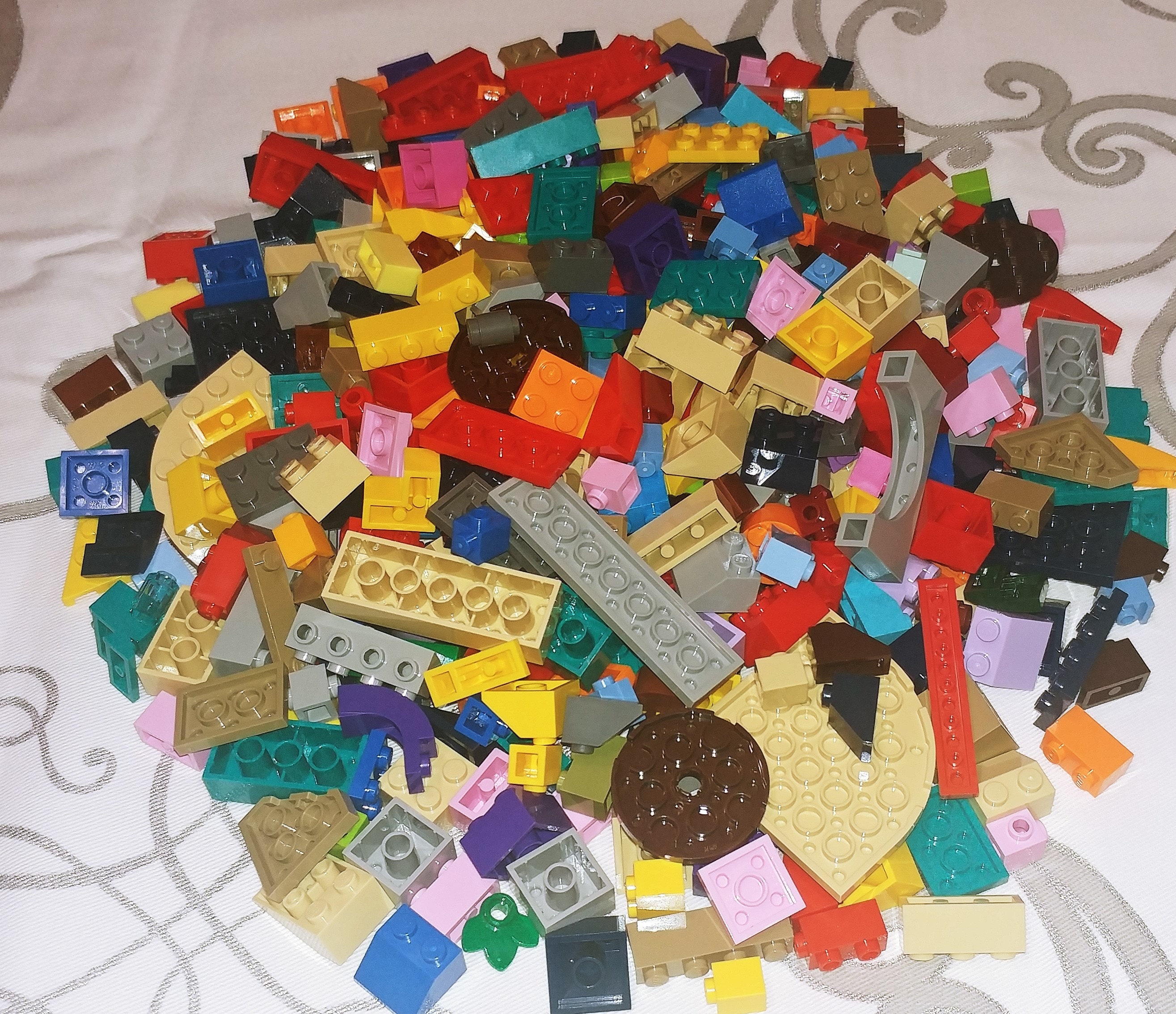 Mixed Color LEGO® Bulk Lot, 100 Parts With Minifigure - Etsy
