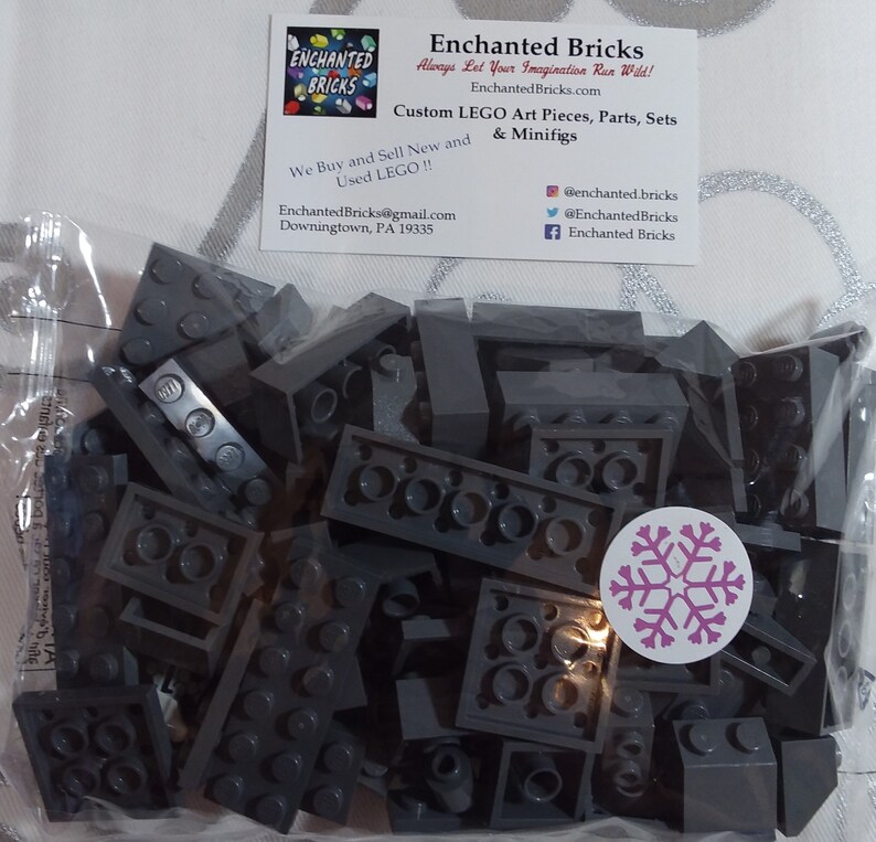 FREE *Random Minifigure Slopes with One Pieces Wedges Plate Dark Blueish Grey LEGO\u00ae Bulk Lot 100 Parts Brick 1