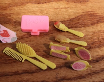 Vtg 1973 Mattel Barbie Doll Makeup Kit W/Blush + Applicators + Brush + Comb + 4 Barrettes with Scratch & Sniff Stickers - EXC Cond-VERY RARE