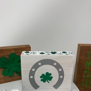 St Patrick&#39;s Day Horseshoe block sign