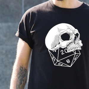 Dnd Schädel Shirt, Critical Roll Dnd Shirt, D20 Schädel Shirt, DM Shirt, Dnd T-Shirt, Dnd Geschenk Shirt, DM Geschenk, DnD Merch, Dnd Geschenke, TTRPG Shirt