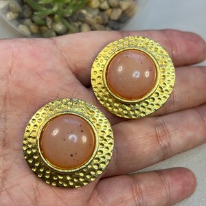 Vintage ELLEN DESIGNS akryl cabochon guldfärgade klämmörhängen