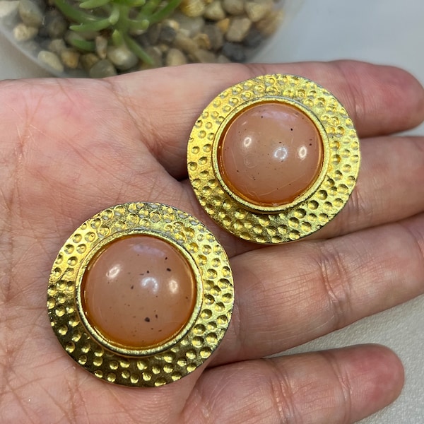 Vintage ELLEN DESIGNS gold tone acrylic cabochon clip on earrings