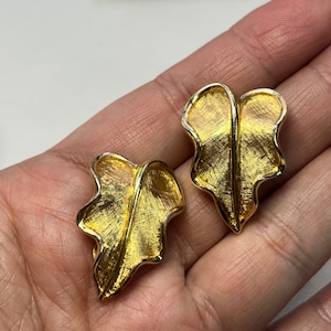 Vintage JOMAZ leaf clip earrings