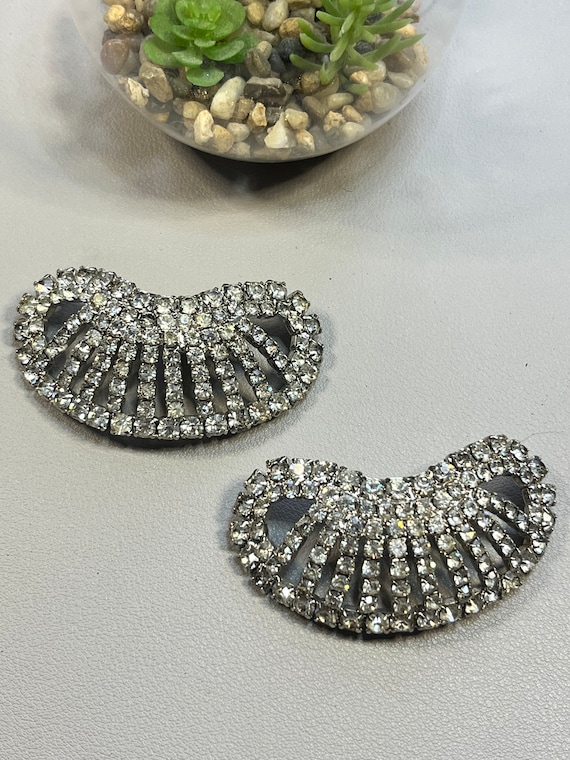 Vintage vintage clear rhinestone Gem