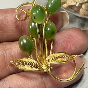 Broche floral vintage de jade nefrita