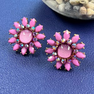 Vintage gold tone pink flower clip earrings