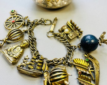 Vintage 1950s LERU Around the World charm bracelet