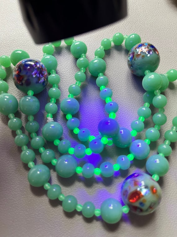 Vintage uranium glass/art glass bead necklace