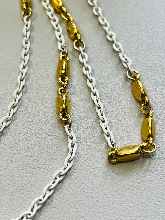 Vintage CROWN TRIFARI white link chain w/gold ton… - image 3