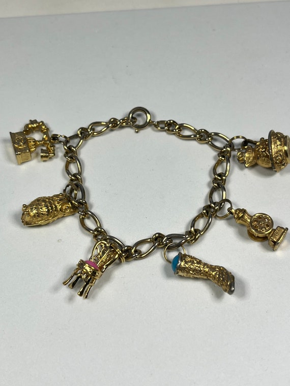 Vintage AVON gold tone charm bracelet - image 3