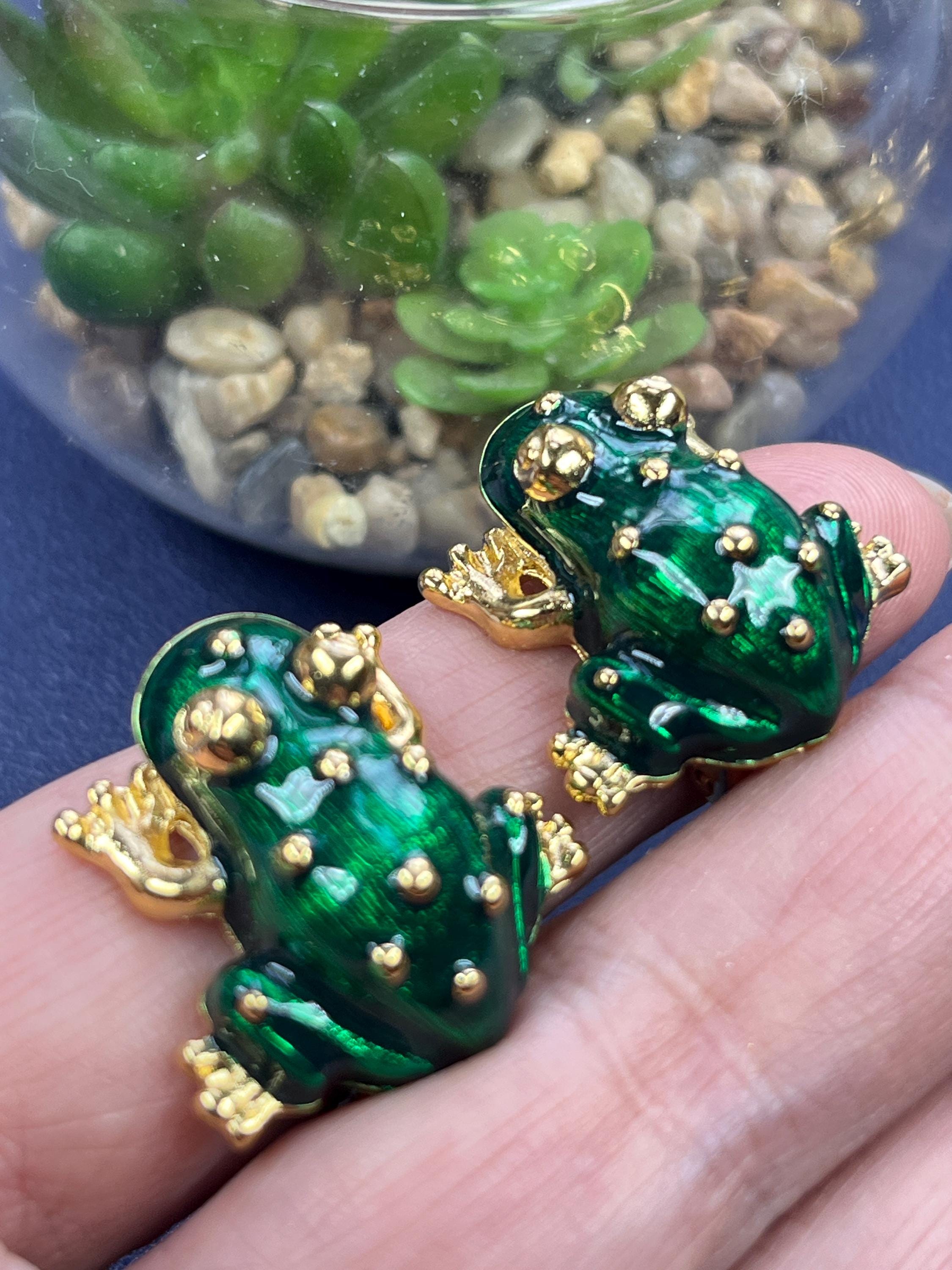 ケネス ジョイ レーンのカエルのブローチ Kenneth Jay Lane Frog - Etsy