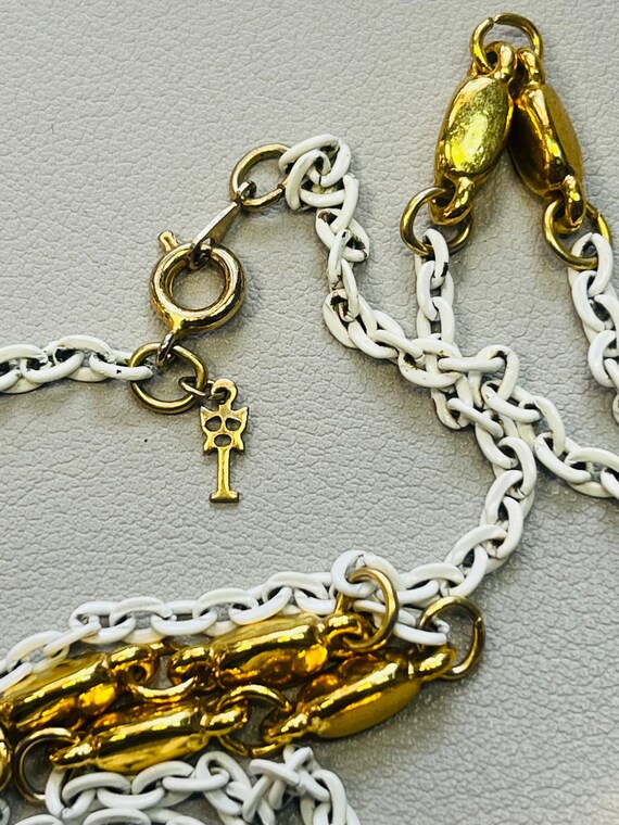 Vintage CROWN TRIFARI white link chain w/gold ton… - image 4