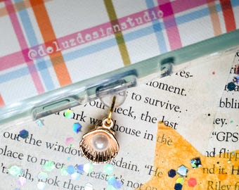 Gold Seashell with Pearl Kindle Charm | Summer USB C Dust Plug Charms | Bookish Charm |  Bookish Merch, Bookish Gifts, Kindle Accessories
