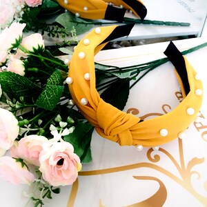 Pretty minimalist Pearl Hairband