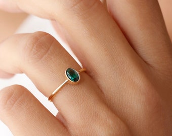 Personalized Oval Birthstone Ring, Stackable Rings for Mothers, Family Birthstone Keepsake Rings, Gift For Her, Minimalist Oval Ring