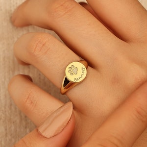 Personalized Paw Ring, Engraved Name Paw Ring, Pet Memorial Gifts, Pet Jewelry, Cat and Dog Names Paw Ring, Dainty Ring, Mother's Day Gift