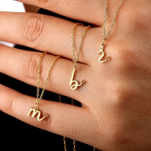Colar com letras personalizadas, colar com letras de coração, colar com letras minúsculas, colar com iniciais de coração, presente para ela, colar com letras minimalistas