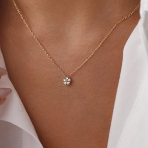 Collar delicado de flores con diamantes, collar minimalista de flores, regalo de amor, collar pequeño de flores con diamantes, joyería floral, regalo de aniversario