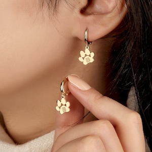 Pendientes con nombre y huella de pata, personalizados, minimalistas, con nombre, con letras colgantes, regalo conmemorativo para mascotas.