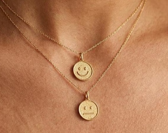 Double-Sided Smiley Face Necklace, Dainty Emoji Necklace, Happy and Sad Emoji Pendant, Two-Faced Mood Necklace, Cute Gift for Kids