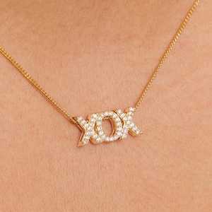 Colar XOX de diamante, colar XOX com diamante, colar de letras em camadas, colar de abraços e beijos, colar XO para mulheres